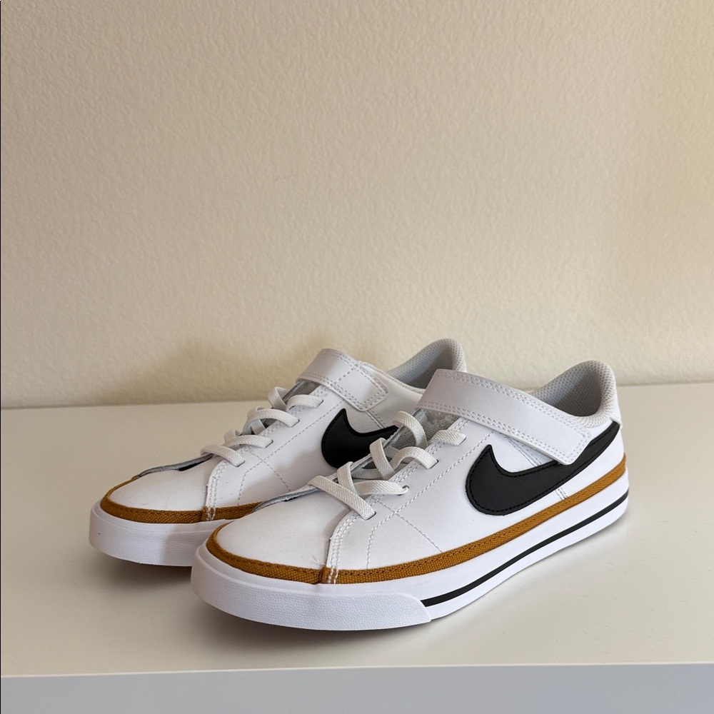 NWOT Nike Kids Court Legacy Sneakers